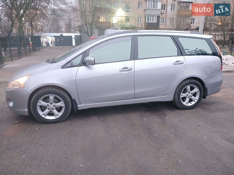Mitsubishi Grandis 2008