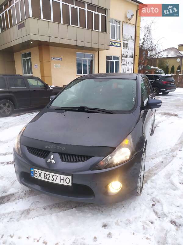 Минивэн Mitsubishi Grandis 2006 в Хмельницком