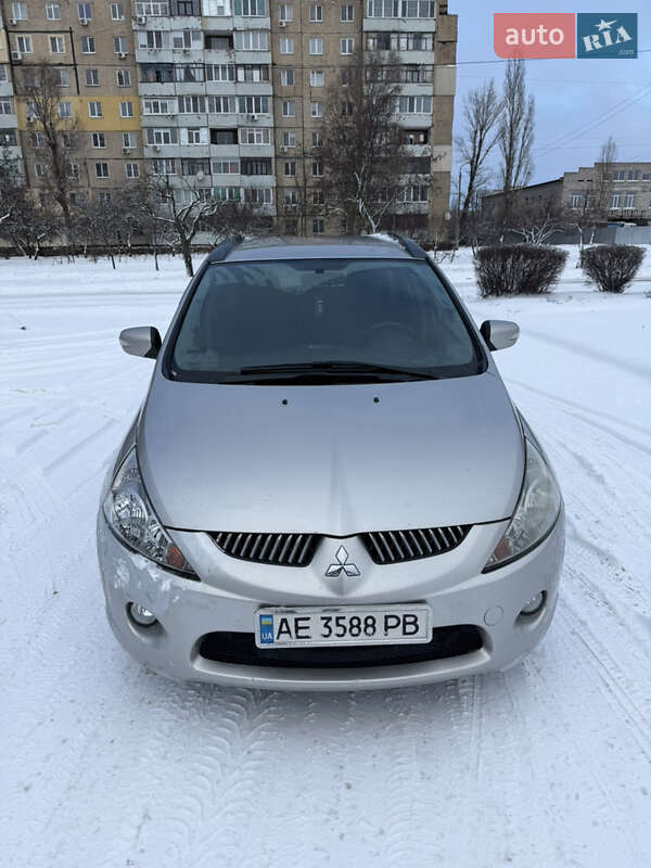 Минивэн Mitsubishi Grandis 2007 в Каменском