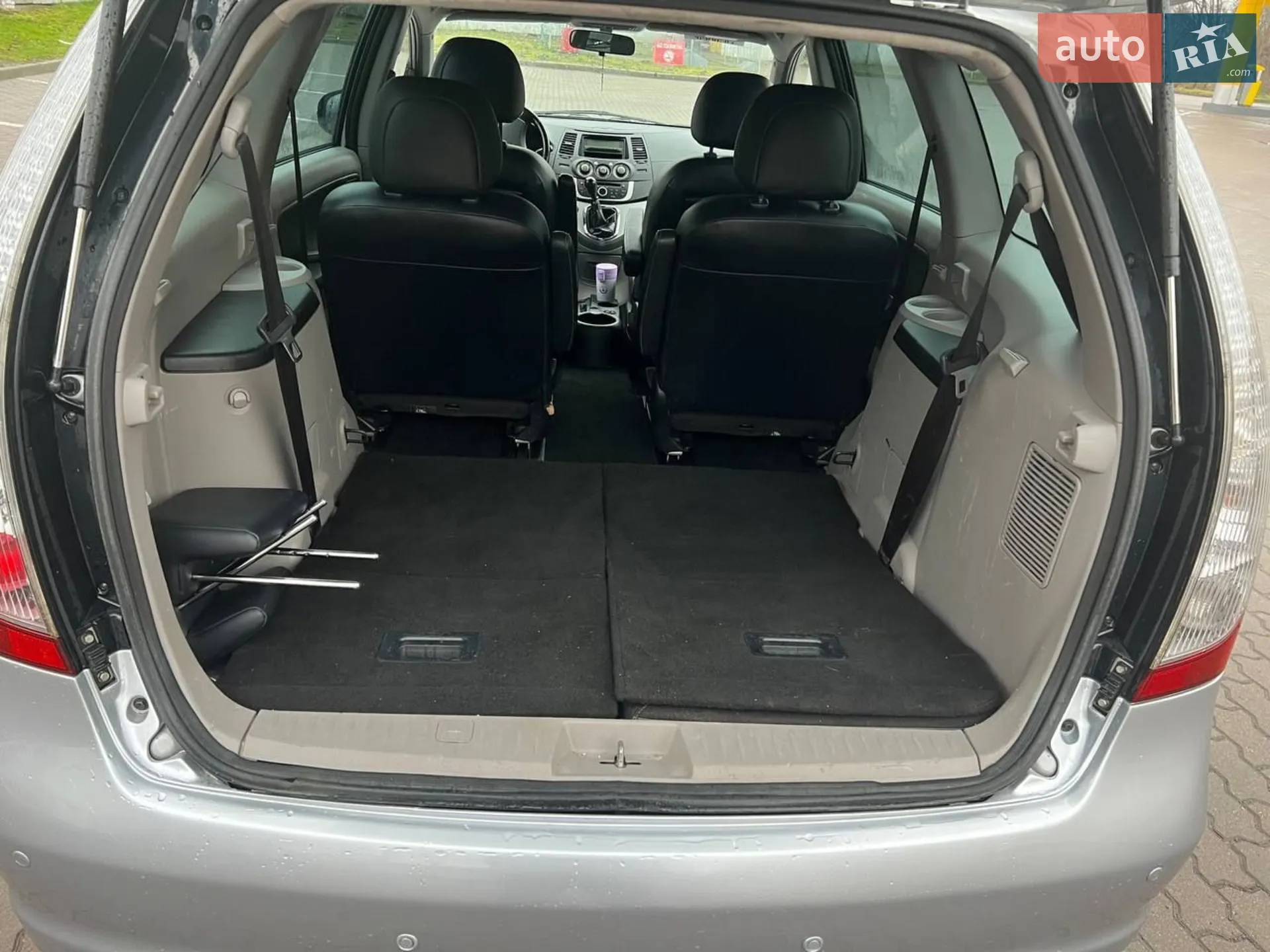 2010 Mitsubishi Grandis - мініатюра 25