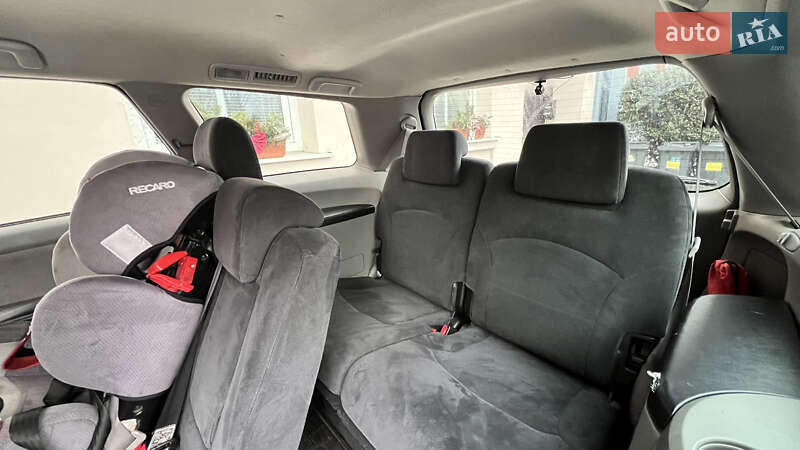 Минивэн Mitsubishi Grandis 2006 в Киеве