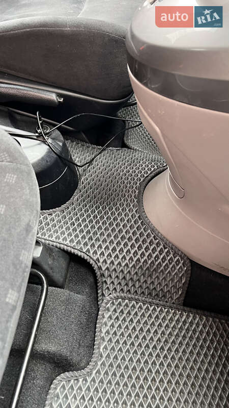 Минивэн Mitsubishi Grandis 2006 в Киеве