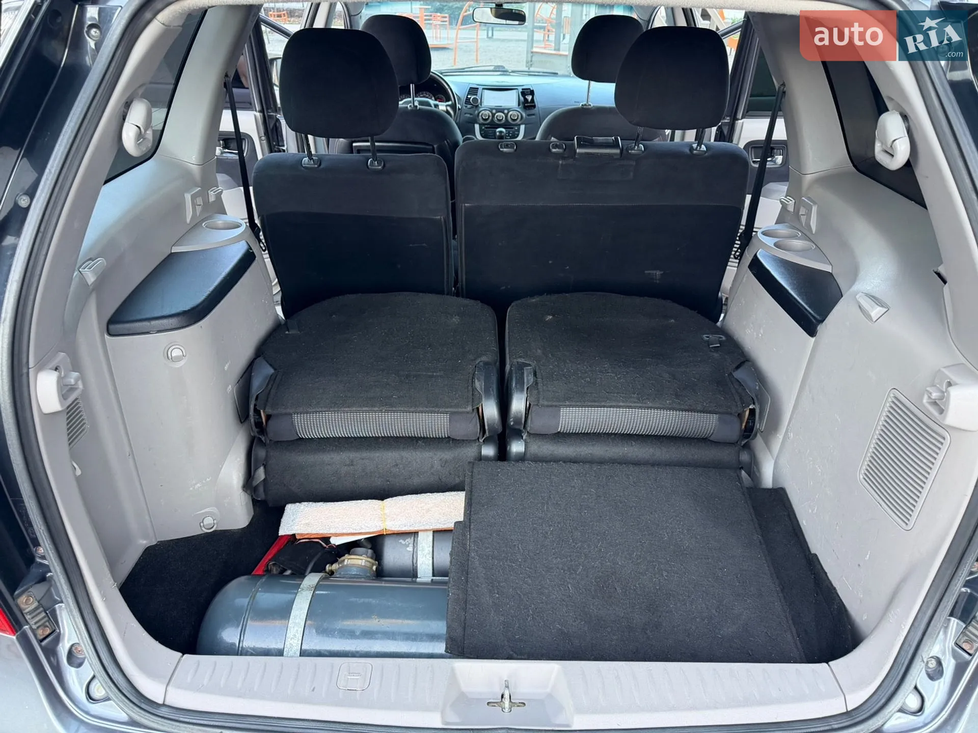 Mitsubishi Grandis 2008 VIN JMBLRNA4W8Z002810 фото оголошення 18 з 30