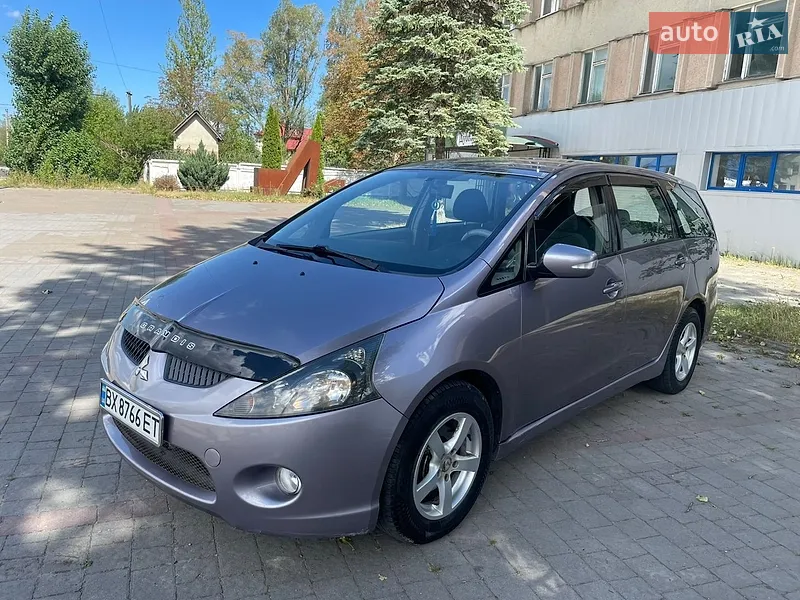 Mitsubishi Grandis 2004