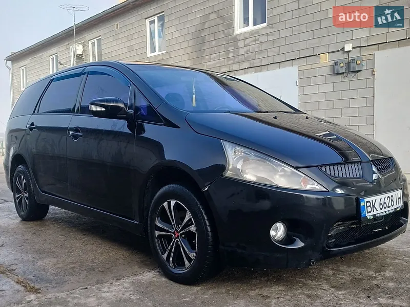 Mitsubishi Grandis 2008