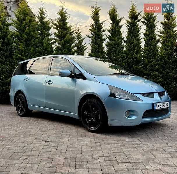 Mitsubishi Grandis 2004