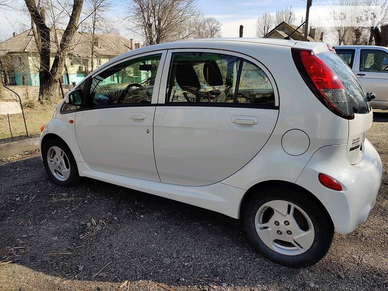 Хетчбек Mitsubishi i-MiEV 2012 в Кам'янському