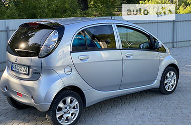 Хэтчбек Mitsubishi i-MiEV 2012 в 