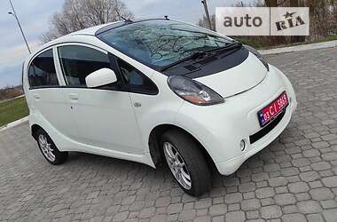 Хэтчбек Mitsubishi i-MiEV 2012 в 