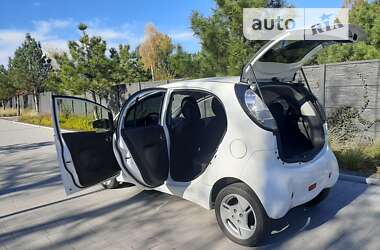 Хэтчбек Mitsubishi i-MiEV 2014 в 