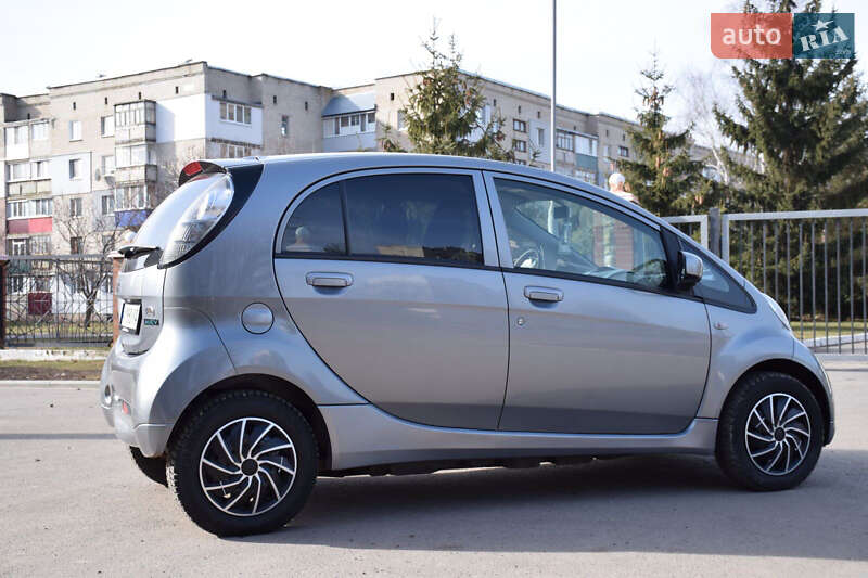 Хэтчбек Mitsubishi i-MiEV 2013 в Краснограде фото 4 Хэтчбек Mitsubishi i-MiEV 2013 в Краснограде
