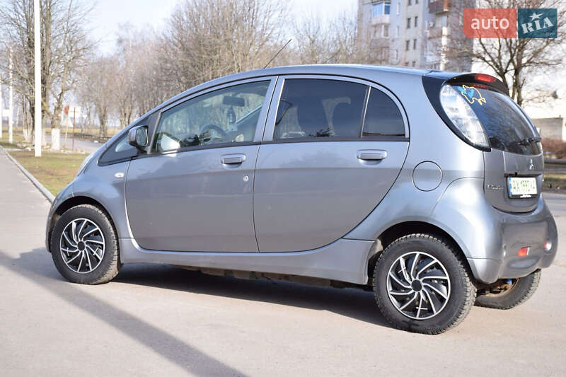 Хэтчбек Mitsubishi i-MiEV 2013 в Краснограде фото 3 Хэтчбек Mitsubishi i-MiEV 2013 в Краснограде