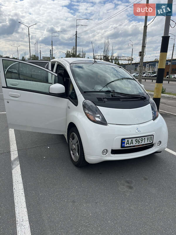 Хэтчбек Mitsubishi i-MiEV 2010 в Киеве