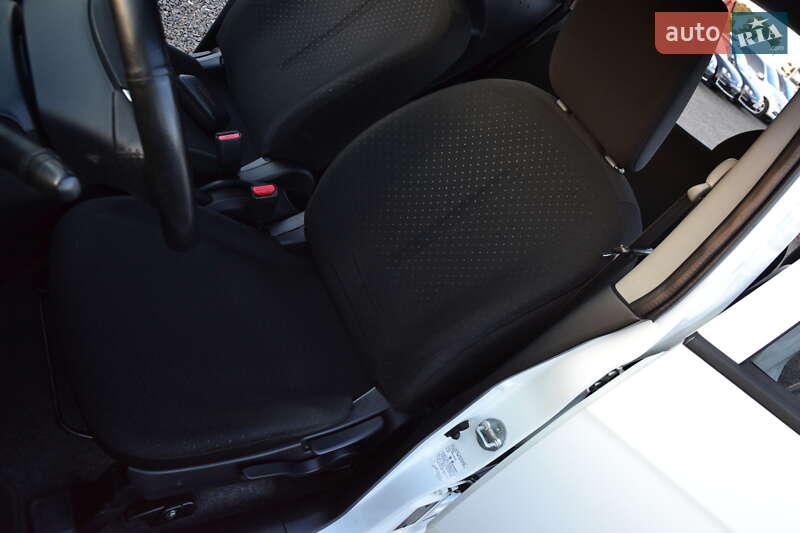 Хэтчбек Mitsubishi i-MiEV 2011 в Луцке