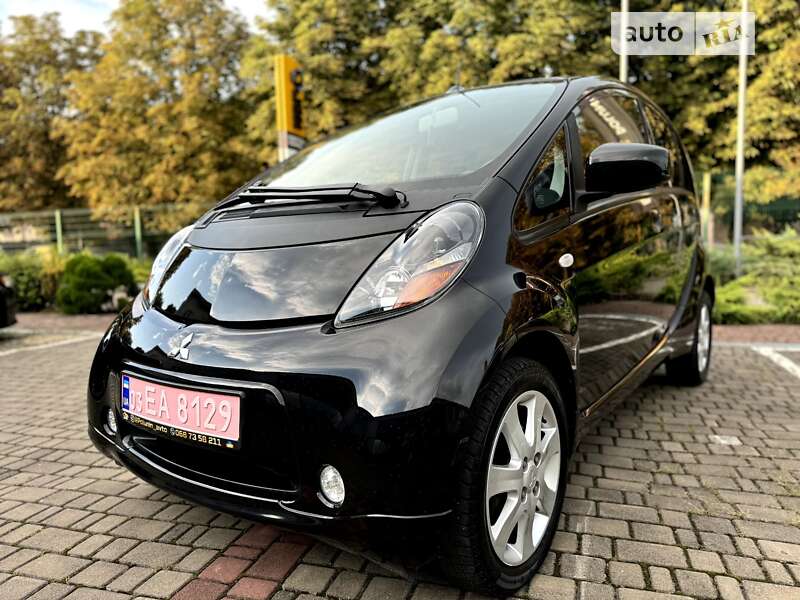Хэтчбек Mitsubishi i-MiEV 2012 в 