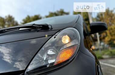 Хэтчбек Mitsubishi i-MiEV 2012 в 