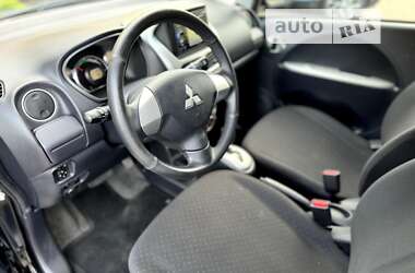 Хэтчбек Mitsubishi i-MiEV 2012 в 