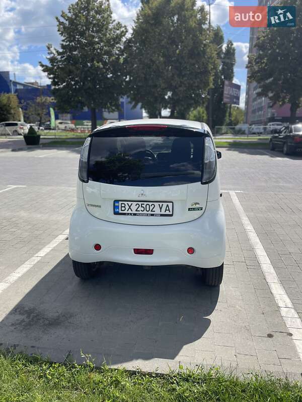 Хэтчбек Mitsubishi i-MiEV 2011 в Хмельницком