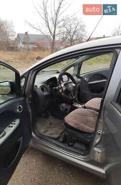 Хэтчбек Mitsubishi i-MiEV 2011 в 