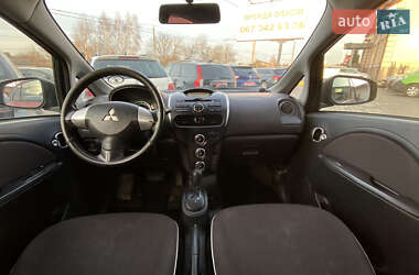 Хэтчбек Mitsubishi i-MiEV 2013 в 
