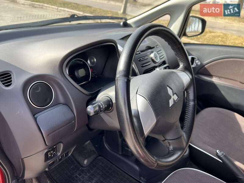 Хэтчбек Mitsubishi i-MiEV 2015 в Владимире
