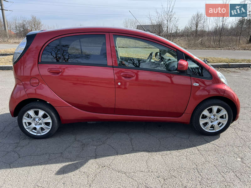 Хэтчбек Mitsubishi i-MiEV 2015 в Владимире