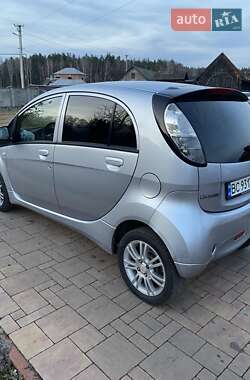 Хэтчбек Mitsubishi i-MiEV 2014 в 