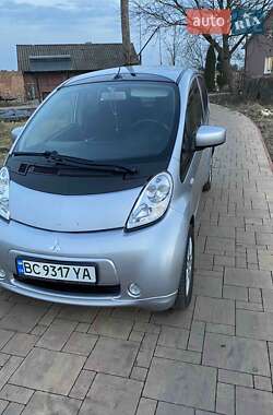 Хэтчбек Mitsubishi i-MiEV 2014 в 
