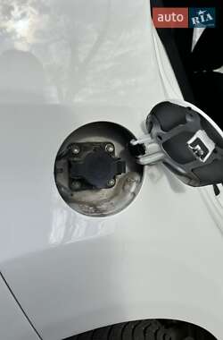 Хэтчбек Mitsubishi i-MiEV 2011 в 