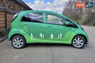 Хэтчбек Mitsubishi i-MiEV 2011 в 