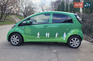 Хэтчбек Mitsubishi i-MiEV 2011 в 