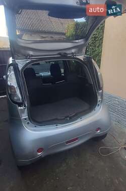 Хэтчбек Mitsubishi i-MiEV 2015 в 