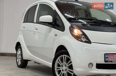 Хэтчбек Mitsubishi i-MiEV 2011 в 