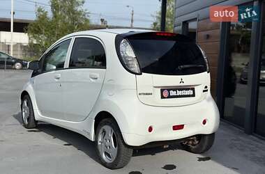 Хэтчбек Mitsubishi i-MiEV 2011 в 