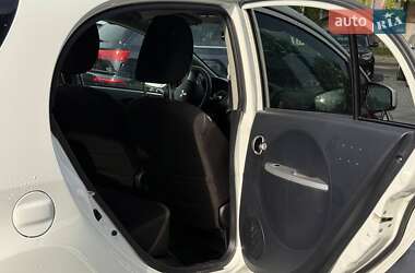 Хэтчбек Mitsubishi i-MiEV 2011 в 