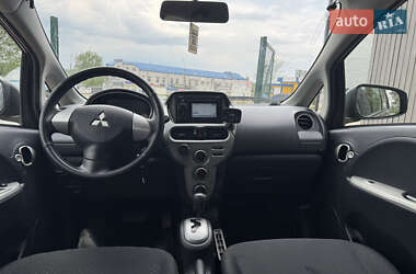 Хэтчбек Mitsubishi i-MiEV 2010 в 