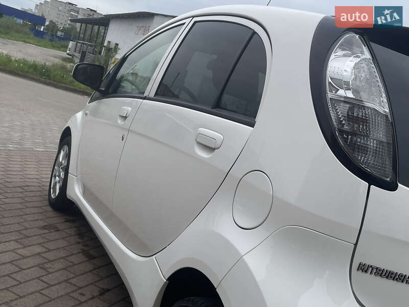Хетчбек Mitsubishi i-MiEV 2015 в Дрогобичі