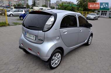 Хэтчбек Mitsubishi i-MiEV 2011 в 
