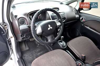 Хэтчбек Mitsubishi i-MiEV 2011 в 