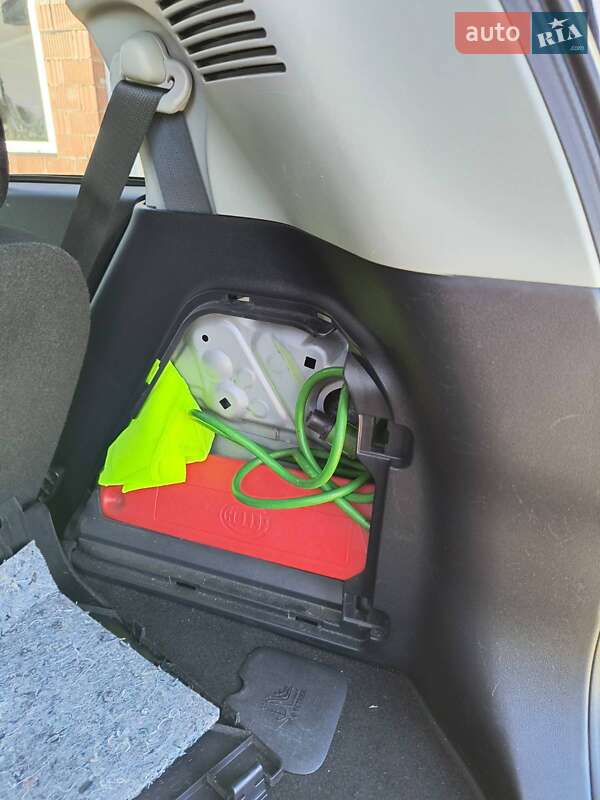 Хэтчбек Mitsubishi i-MiEV 2010 в Счастливом фото 7 Хэтчбек Mitsubishi i-MiEV 2010 в Счастливом