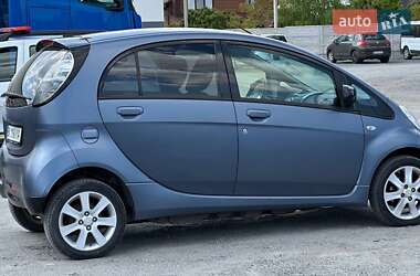 Хэтчбек Mitsubishi i-MiEV 2012 в 