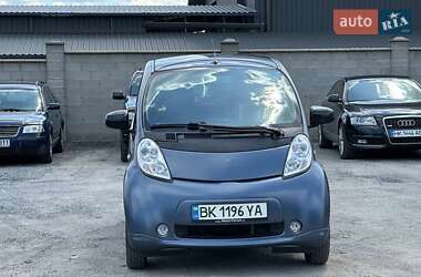 Хэтчбек Mitsubishi i-MiEV 2012 в 