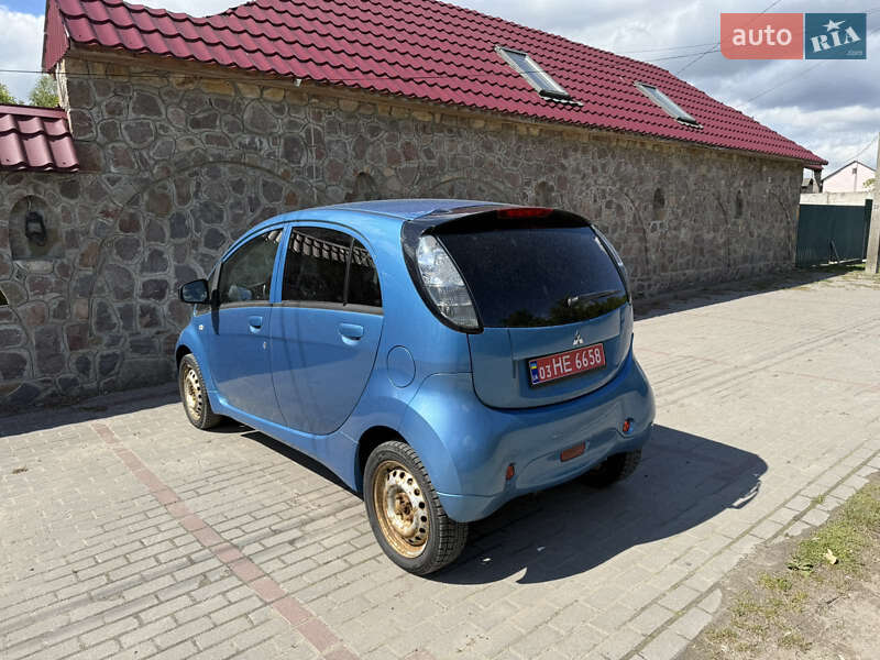 Хетчбек Mitsubishi i-MiEV 2011 в Чернівцях
