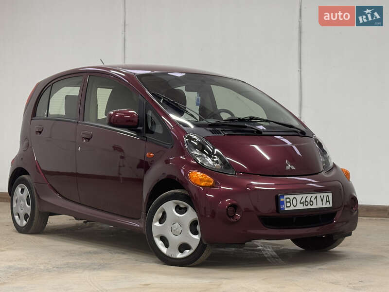 Хэтчбек Mitsubishi i-MiEV 2012 в 
