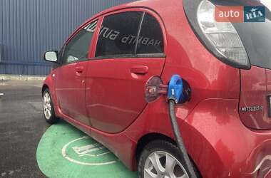 Хэтчбек Mitsubishi i-MiEV 2015 в 