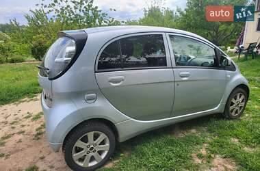 Хэтчбек Mitsubishi i-MiEV 2011 в 