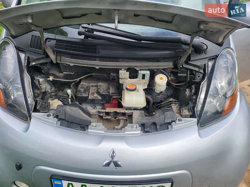 Хэтчбек Mitsubishi i-MiEV 2011 в Киеве