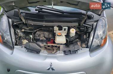 Хэтчбек Mitsubishi i-MiEV 2011 в 