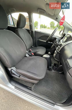 Хэтчбек Mitsubishi i-MiEV 2011 в 