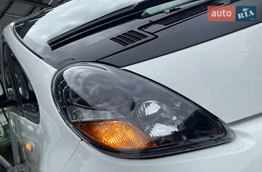 Хетчбек Mitsubishi i-MiEV 2011 в 